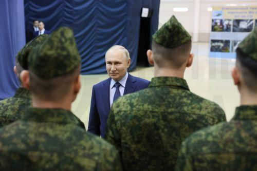Πούτιν: Η Ρωσία δε θα επιτεθεί στο ΝΑΤΟ αλλά θα καταστρέψει τα F-16 που θα παραδοθούν στην Ουκρανία