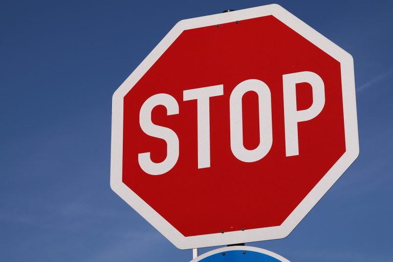 Γιατί η πινακίδα του STOP έχει οκταγωνικό σχήμα…